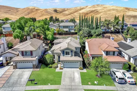 View/Area - 2440 Skyview Cir, Fairfield, CA 94534 photo 1 of 2