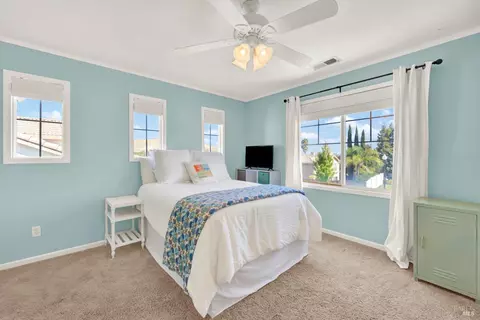 Bedroom - 2440 Skyview Cir, Fairfield, CA 94534 photo 5 of 6