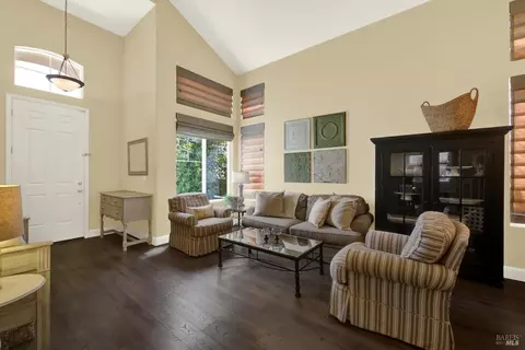 Living - 2440 Skyview Cir, Fairfield, CA 94534 photo 5 of 5