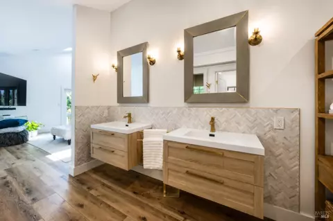 Bath - 1145 3rd Ave, Napa, CA 94558 photo 4 of 6