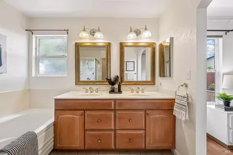 Bath - 418 Larkin Dr, Benicia, CA 94510 photo 3 of 7