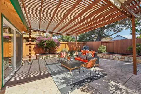 Exterior - 418 Larkin Dr, Benicia, CA 94510 photo 3 of 10
