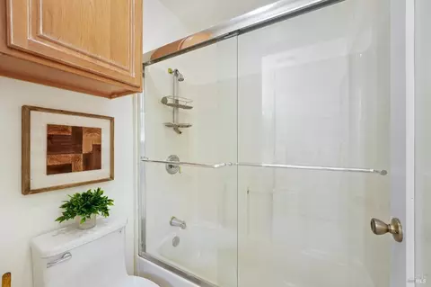 Bath - 418 Larkin Dr, Benicia, CA 94510 photo 6 of 7