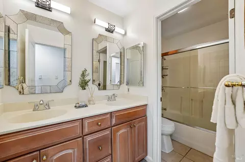Bath - 418 Larkin Dr, Benicia, CA 94510 photo 5 of 7