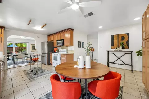 Dining - 418 Larkin Dr, Benicia, CA 94510 photo 5 of 5