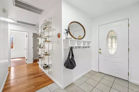Entry Way - 418 Larkin Dr, Benicia, CA 94510 photo 2 of 3