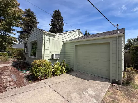 2208 Midway Dr, Santa Rosa, CA 95405