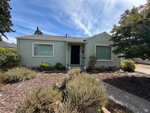2208 Midway Dr, Santa Rosa, CA 95405