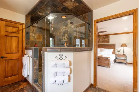 Bath - 4630 Maddocks Rd, Sebastopol, CA 95472 photo 1 of 2