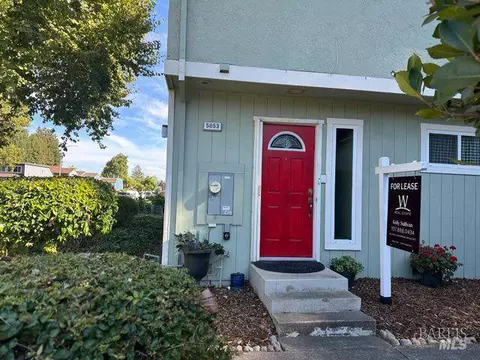5053 Country Club Dr, Rohnert Park, CA 94928