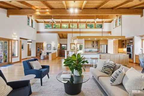 50 Fox Dr, Point Reyes Station, CA 94956