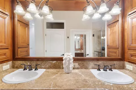 Bath - 1207 Symphony Way, Vallejo, CA 94591 photo 2 of 5