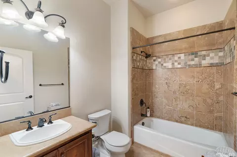 Bath - 1207 Symphony Way, Vallejo, CA 94591 photo 4 of 5