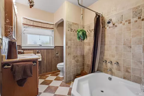 Bath - Undisclosed, Vallejo, CA 94590 photo 1 of 3