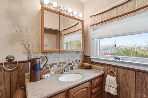 Bath - Undisclosed, Vallejo, CA 94590 photo 2 of 3