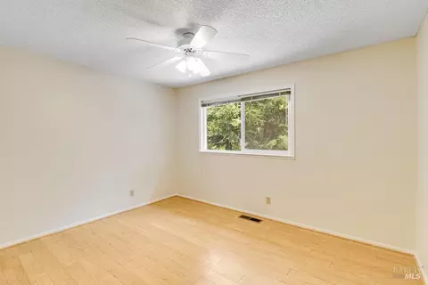 Bedroom - 166 Westminster Way, Vallejo, CA 94591 photo 8 of 9