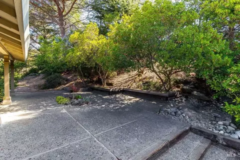Exterior - 166 Westminster Way, Vallejo, CA 94591 photo 7 of 31