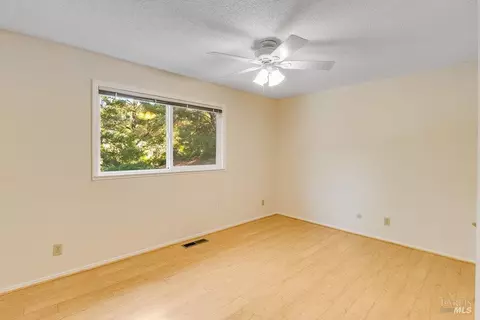 Bedroom - 166 Westminster Way, Vallejo, CA 94591 photo 4 of 9