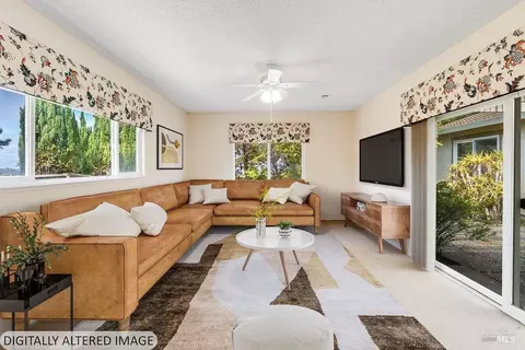 Living - 166 Westminster Way, Vallejo, CA 94591 photo 7 of 11