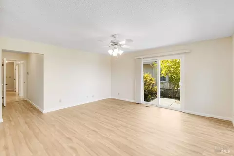 Living - 166 Westminster Way, Vallejo, CA 94591 photo 11 of 11