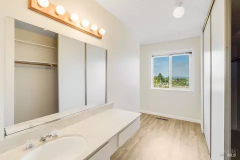 Bath - 166 Westminster Way, Vallejo, CA 94591 photo 5 of 6