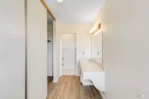 Bath - 166 Westminster Way, Vallejo, CA 94591 photo 4 of 6