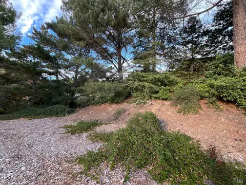Exterior - 166 Westminster Way, Vallejo, CA 94591 photo 11 of 31