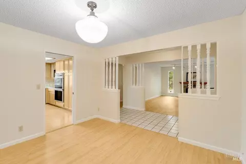 Living - 166 Westminster Way, Vallejo, CA 94591 photo 6 of 11