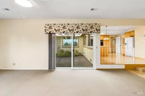 Living - 166 Westminster Way, Vallejo, CA 94591 photo 8 of 11