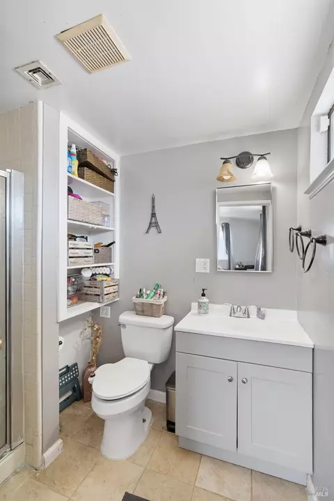 Bath - 123 Spencer St, Vallejo, CA 94589 photo 3 of 3