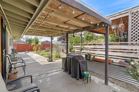 Exterior - 123 Spencer St, Vallejo, CA 94589 photo 4 of 5