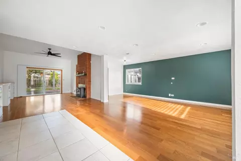 Living - 1254 Granada St, Vallejo, CA 94591 photo 5 of 9