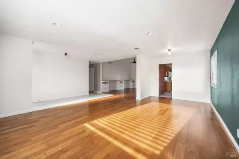 Living - 1254 Granada St, Vallejo, CA 94591 photo 3 of 9