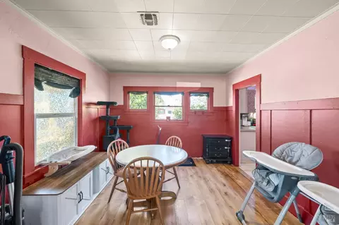 Dining - 136 12th St, Vallejo, CA 94590 photo 2 of 3