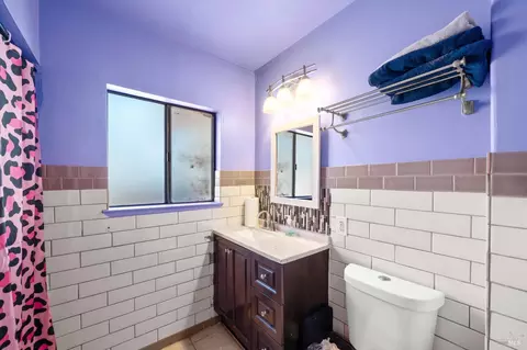 Bath - 136 12th St, Vallejo, CA 94590 photo 1 of 1