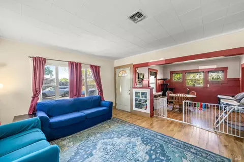 Living - 136 12th St, Vallejo, CA 94590 photo 3 of 3