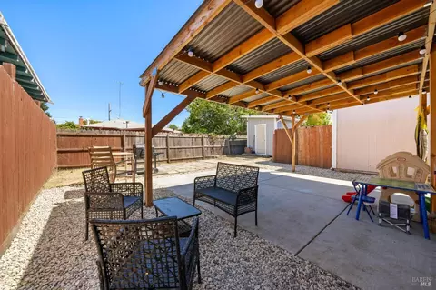 Exterior - 136 12th St, Vallejo, CA 94590 photo 3 of 7