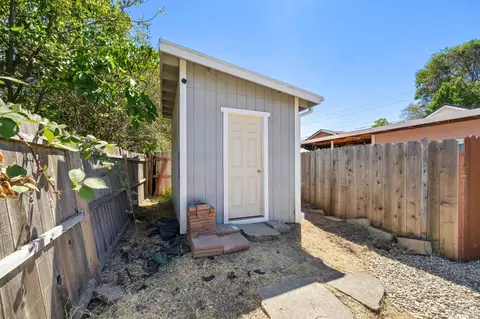 Exterior - 136 12th St, Vallejo, CA 94590 photo 5 of 7