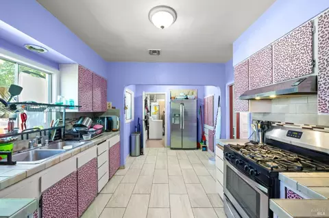 Kitchen - 136 12th St, Vallejo, CA 94590 photo 3 of 4