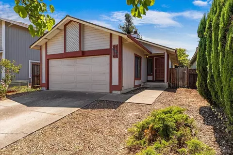 2288 Stanislaus Ct, Santa Rosa, CA 95401