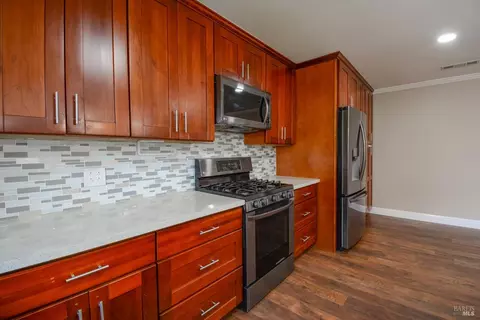 Kitchen - 215 Rome Dr, Vallejo, CA 94589 photo 2 of 2