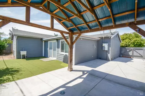 Exterior - 215 Rome Dr, Vallejo, CA 94589 photo 5 of 5