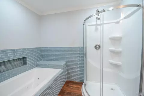 Bath - 215 Rome Dr, Vallejo, CA 94589 photo 2 of 3