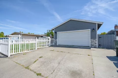 Exterior - 215 Rome Dr, Vallejo, CA 94589 photo 1 of 5