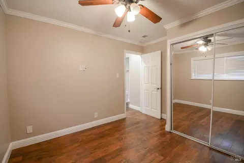 Bedroom - 215 Rome Dr, Vallejo, CA 94589 photo 4 of 5