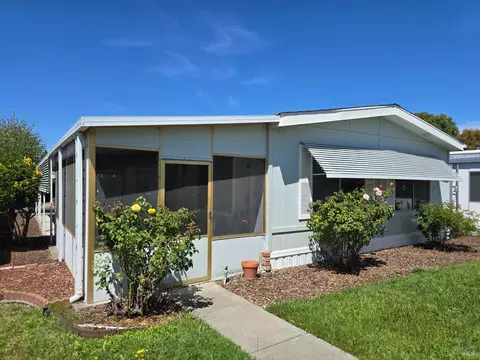 246 Parque Cabana, Rohnert Park, CA 94928