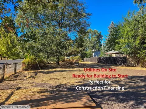 103 E Oak St, Willits, CA 95490