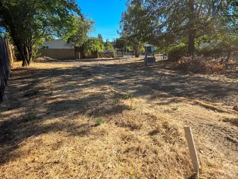 103 E Oak St, Willits, CA 95490 photo 9