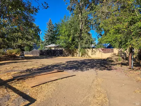 103 E Oak St, Willits, CA 95490 photo 2