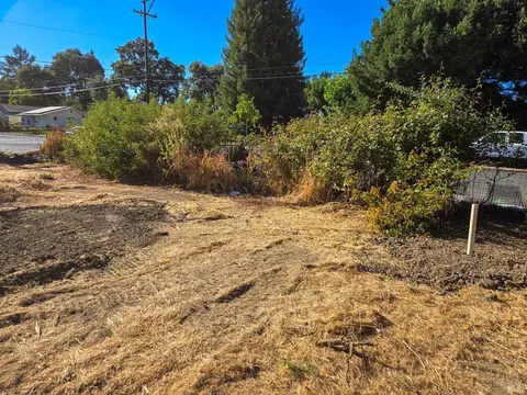 103 E Oak St, Willits, CA 95490 photo 7